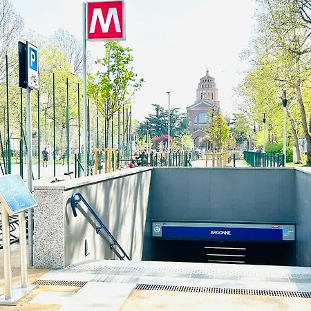 Chiara 34 - M4 Metro Blu Milaan