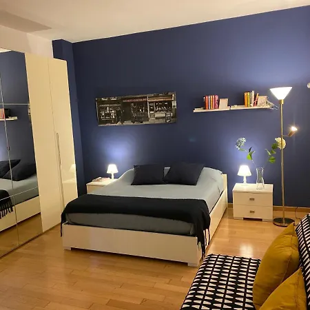 Chiara 34 - M4 Metro Blu Lägenhet